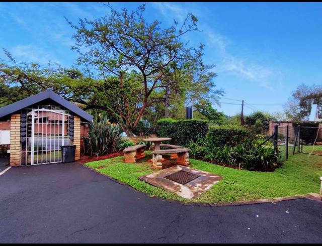 2 BEDROOM APARTMENT FOR SALE IN CLARENDON